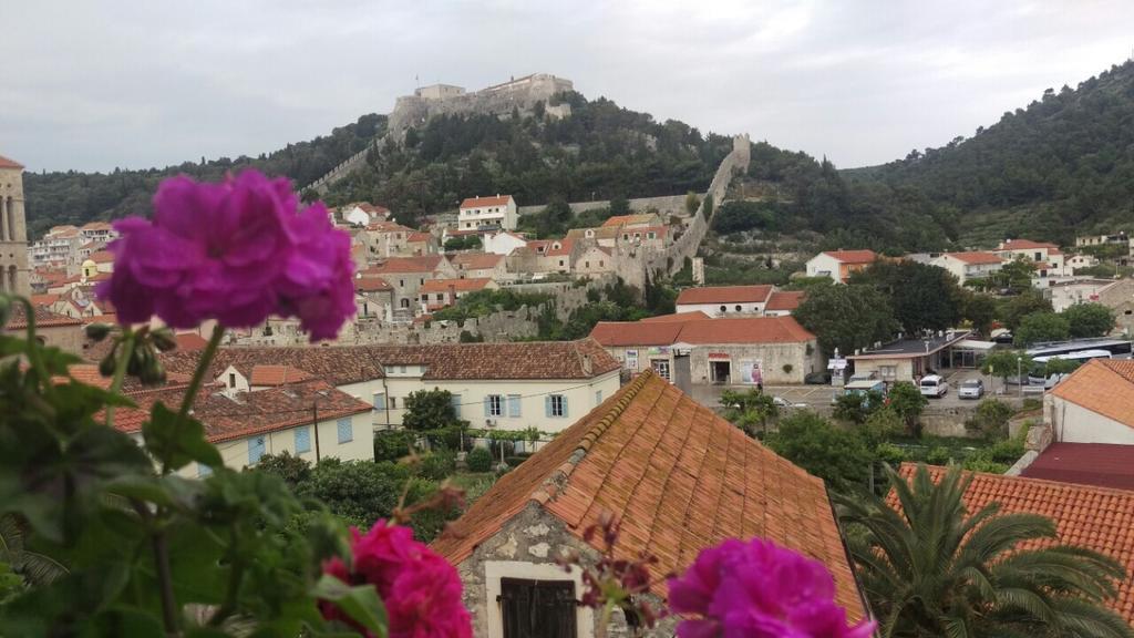 Ana Tudor Apartments Hvar Town Buitenkant foto